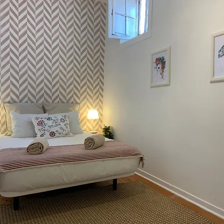 As A Local! Santos Historical 6 Bedroom Iv 아파트 리스본