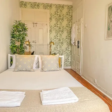 As A Local! Santos Historical 6 Bedroom Iv Lisboa