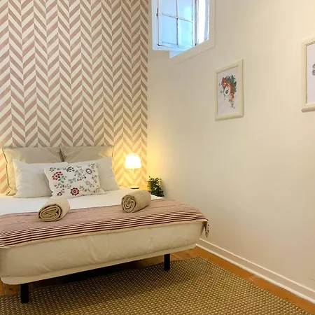 Apartamento As A Local! Santos Historical 6 Bedroom Iv Lisboa