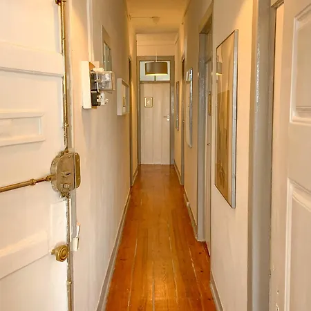 As A Local! Santos Historical 6 Bedroom Iv * Lisboa