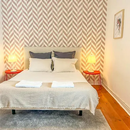 Apartamento As A Local! Santos Historical 6 Bedroom Iv Lisboa